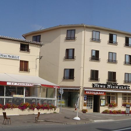 Hotel De La Mere Michelet Confolens Exterior photo